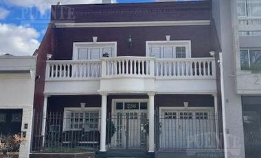 Casa en Lomas Este