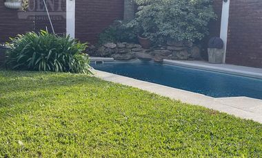 Casa en Lomas Este