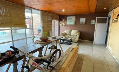 Galpón de 9 x 25 con monoambiente divisible en planta alta - Wilde