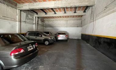 Galpón de 9 x 25 con monoambiente divisible en planta alta - Wilde