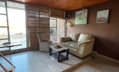 Galpón de 9 x 25 con monoambiente divisible en planta alta - Wilde