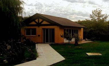 Casa en venta - 4 Dormitorios 4 Baños - 3.000Mts2 - La Plata