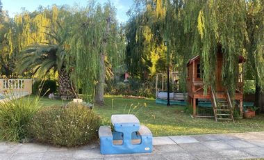 Casa en venta - 4 Dormitorios 4 Baños - 3.000Mts2 - La Plata