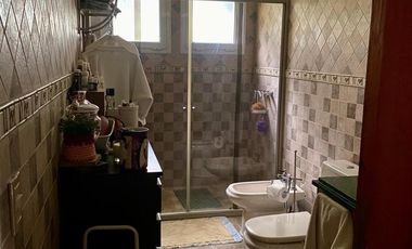 Casa en venta - 4 Dormitorios 4 Baños - 3.000Mts2 - La Plata