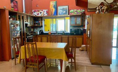 Casa en venta - 4 Dormitorios 4 Baños - 3.000Mts2 - La Plata