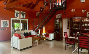 Casa en venta - 4 Dormitorios 4 Baños - 3.000Mts2 - La Plata