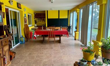 Casa en venta - 4 Dormitorios 4 Baños - 3.000Mts2 - La Plata