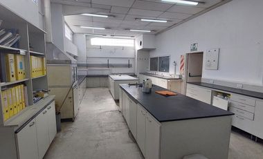 NAVE INDUSTRIAL EN VENTA- FCIO. VARELA