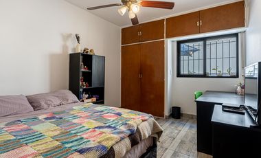 VENTA - 6 AMBIENTES - DEPENDENCIA - APTO PROF. - BALCÓN CORRIDO - 2 PATIOS - BAULERA - RECOLETA