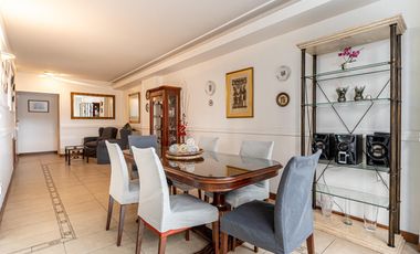 VENTA - 6 AMBIENTES - DEPENDENCIA - APTO PROF. - BALCÓN CORRIDO - 2 PATIOS - BAULERA - RECOLETA