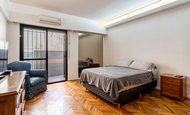 VENTA - 6 AMBIENTES - DEPENDENCIA - APTO PROF. - BALCÓN CORRIDO - 2 PATIOS - BAULERA - RECOLETA