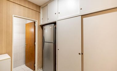 VENTA - 6 AMBIENTES - DEPENDENCIA - APTO PROF. - BALCÓN CORRIDO - 2 PATIOS - BAULERA - RECOLETA