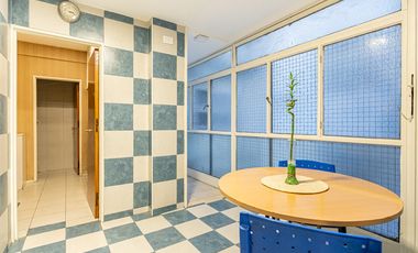 VENTA - 6 AMBIENTES - DEPENDENCIA - APTO PROF. - BALCÓN CORRIDO - 2 PATIOS - BAULERA - RECOLETA