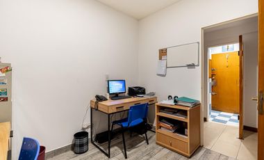 VENTA - 6 AMBIENTES - DEPENDENCIA - APTO PROF. - BALCÓN CORRIDO - 2 PATIOS - BAULERA - RECOLETA