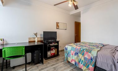 VENTA - 6 AMBIENTES - DEPENDENCIA - APTO PROF. - BALCÓN CORRIDO - 2 PATIOS - BAULERA - RECOLETA