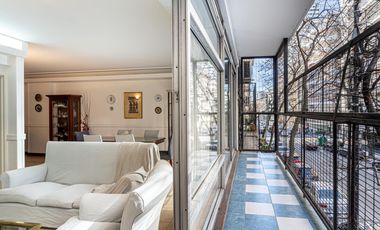 VENTA - 6 AMBIENTES - DEPENDENCIA - APTO PROF. - BALCÓN CORRIDO - 2 PATIOS - BAULERA - RECOLETA