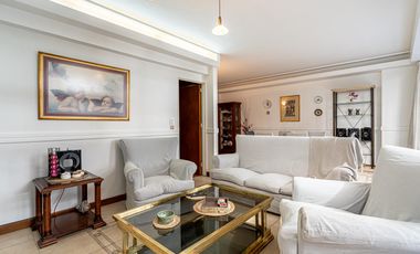 VENTA - 6 AMBIENTES - DEPENDENCIA - APTO PROF. - BALCÓN CORRIDO - 2 PATIOS - BAULERA - RECOLETA