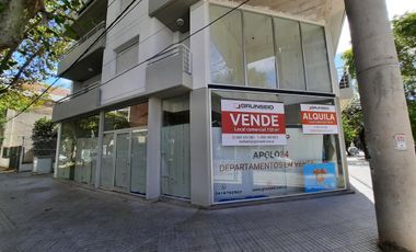 Impecable local en esquina. Pichincha. 150 m2