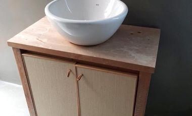 A 3/c de Av. Maipú, Casa en 2 Plantas, 5 Amb. con Fondo, Piscina y Cochera