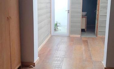 A 3/c de Av. Maipú, Casa en 2 Plantas, 5 Amb. con Fondo, Piscina y Cochera