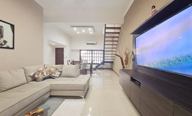 VENTA CASA 5 AMB GARAGE PISCINA JARDIN LANUS OESTE