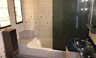 Casa en venta - 3 Dormitorios 3 Baños - Esteban Echeverría