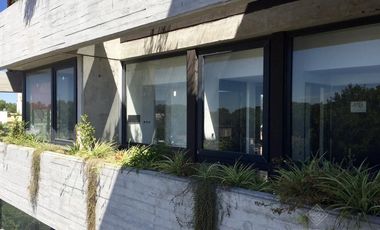 EXCELENTE mono  en moderno edificio - Posibilidad de cochera - Apto Crédito!!