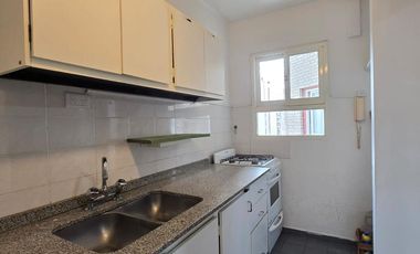 Alquilo dpto: 1 Dormitorio con dos Balcones - Piso alto - Bº Nueva Cordoba
