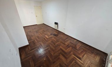 Alquilo dpto: 1 Dormitorio con dos Balcones - Piso alto - Bº Nueva Cordoba