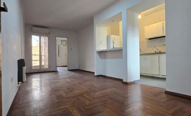 Alquilo dpto: 1 Dormitorio con dos Balcones - Piso alto - Bº Nueva Cordoba