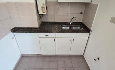 Bv Chacabuco 466: 1Dormitorio con dos Balcones - piso alto.