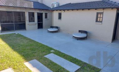 Venta imperdible casa, zona centrica