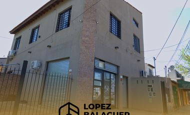 Venta en block de Local comercial y departamentos en Ciudad Evita - Inversion para renta