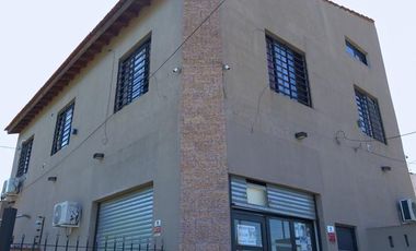 Venta en block de Local comercial y departamentos en Ciudad Evita - Inversion para renta