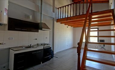 Venta en block de Local comercial y departamentos en Ciudad Evita - Inversion para renta