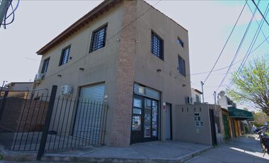 Venta en block de Local comercial y departamentos en Ciudad Evita - Inversion para renta