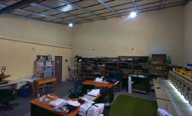 Venta en block de Local comercial y departamentos en Ciudad Evita - Inversion para renta