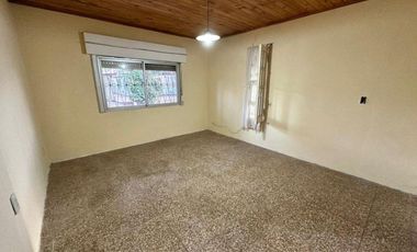 Casa en venta - 2 Dormitorios 1 Baño - Aguas Verdes