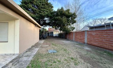 Casa en venta - 2 Dormitorios 1 Baño - Aguas Verdes