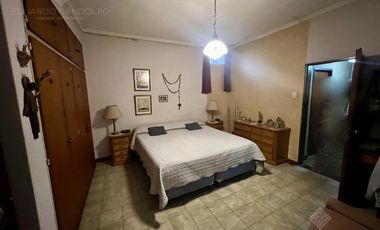 Impecable Inmueble en una planta a 3 cds de la Avda - 3dorm - 2baños!!!