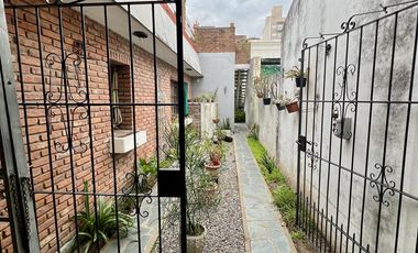 Impecable Inmueble en una planta a 3 cds de la Avda - 3dorm - 2baños!!!