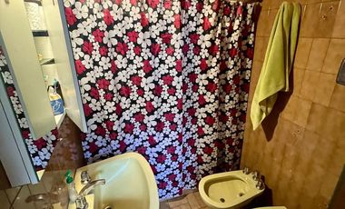 Impecable Inmueble en una planta a 3 cds de la Avda - 3dorm - 2baños!!!