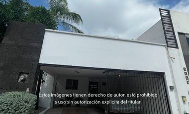 Casa en Renta en Cumbres Santa Clara