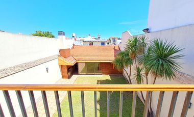 CASA 5 AMBIENTES 390 M2  GARAGE JARDÍN QUINCHO LANUS OESTE