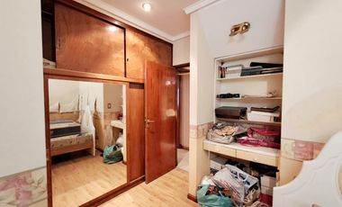 CASA 5 AMBIENTES 390 M2  GARAGE JARDÍN QUINCHO LANUS OESTE