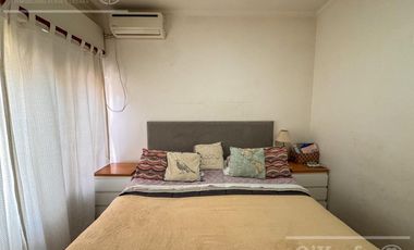 Casa en Venta de 3 ambientes en Bernal con amplio Jardin