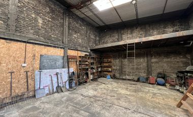 VENTA DE LOCAL EN CASTELAR OPORTUNIDAD