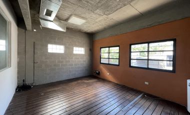 VENTA DE LOCAL EN CASTELAR OPORTUNIDAD