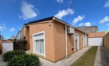 Casa en venta - 3 Dormitorios 1 Baño - Necochea