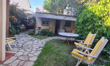 Dos Casas con Gran Potencial en Lote de 300 m² en el Corazón de Vicente López- En Venta